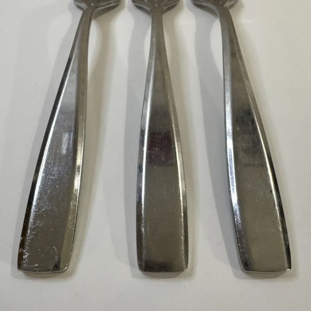 Oneida Stainless Flatware Metra Pattern Set of 3 Dinner Forks 7 7/8